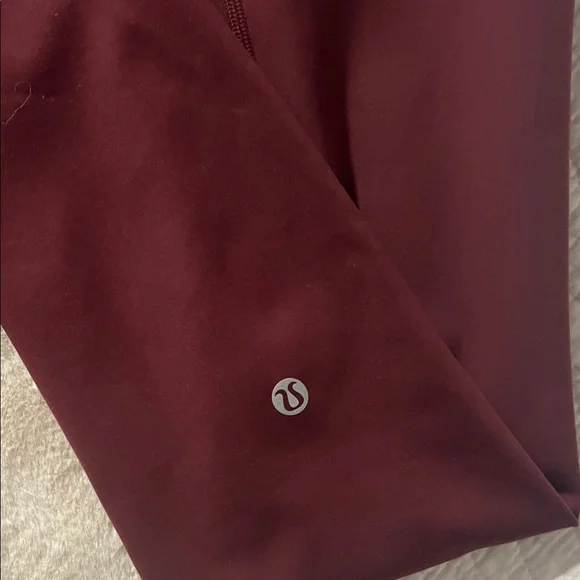 lululemon Burgundy leggings and blue lululemon top and key chain - Picture 7 of 11